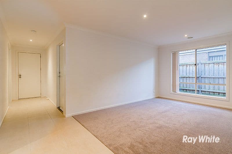 2 Islington Avenue, Cranbourne North VIC 3977, Cranbourne North - Thumbnail 3