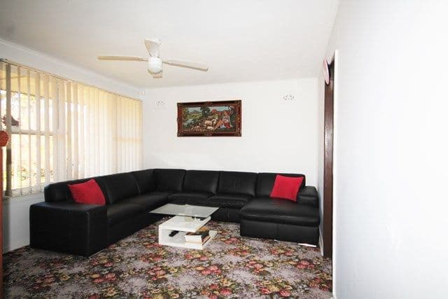 1 Devon Place, Busby - Thumbnail 2