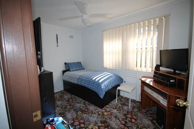 1 Devon Place, Busby - Thumbnail 5