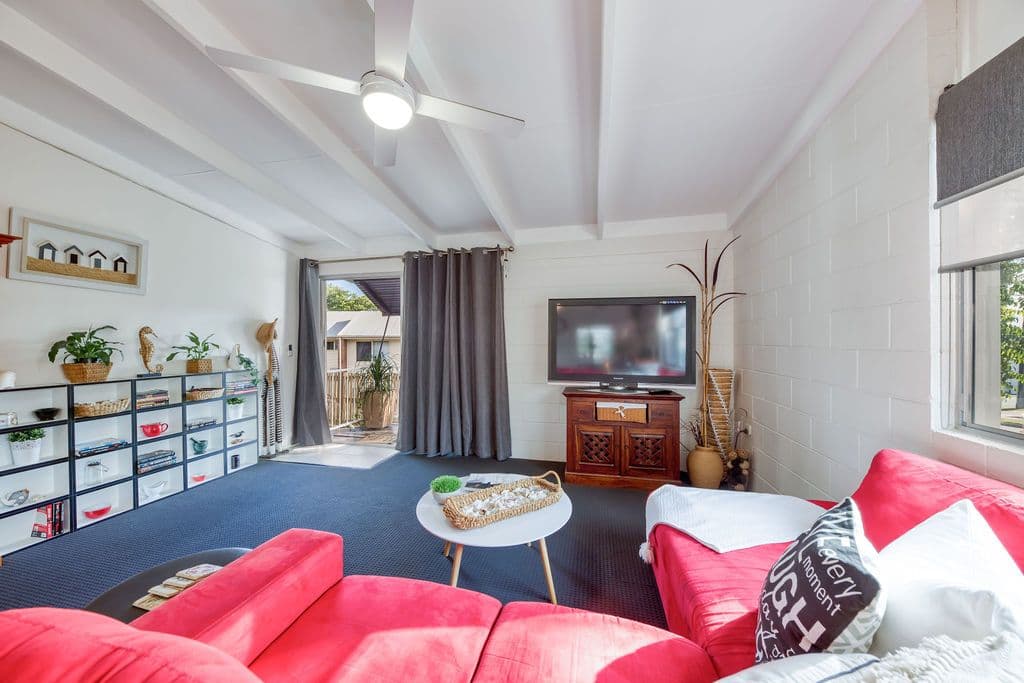 4 Oloway Crescent, Alexandra Headland QLD 4572, Alexandra Headland - Thumbnail 2