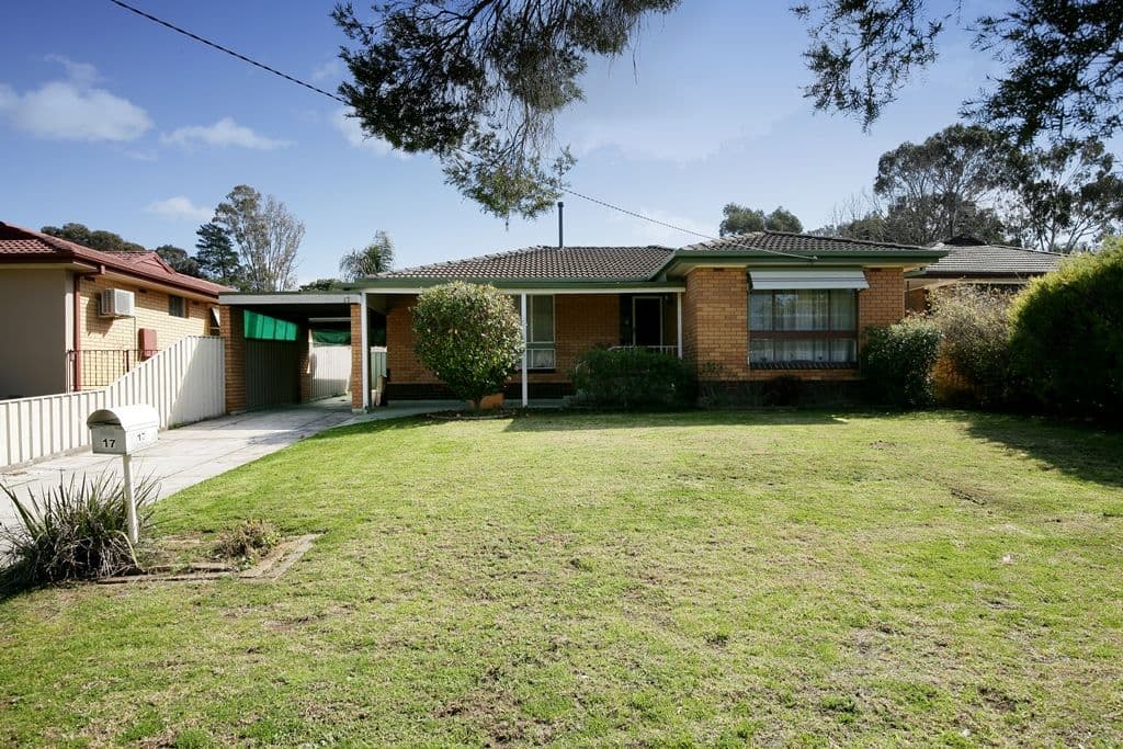 17 Tinga Crescent, Kooringal - Image 1