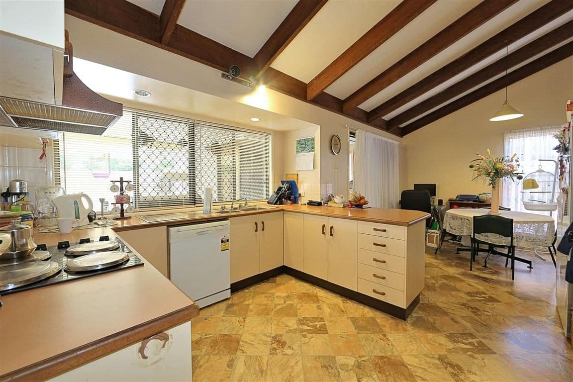 15 Eadie Court, AVENELL HEIGHTS QLD 4670, Avenell Heights - Thumbnail 5