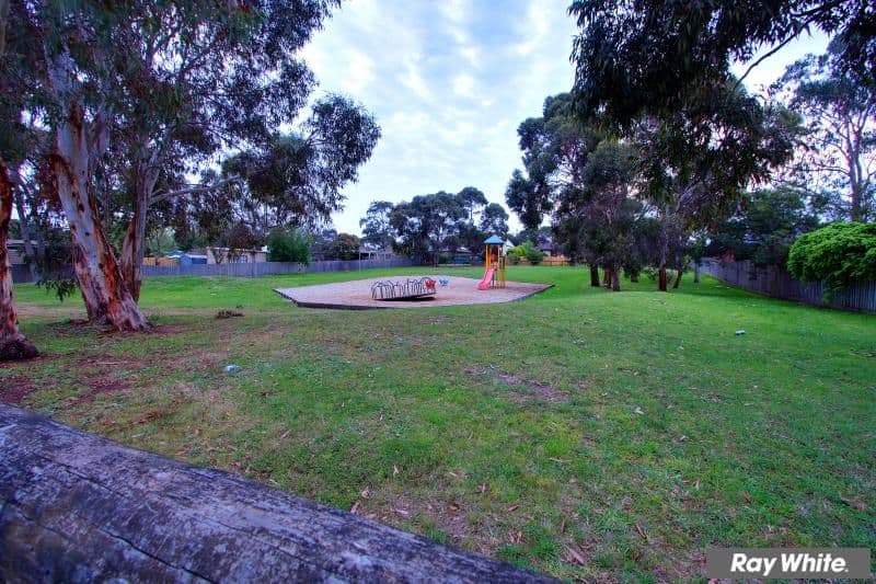 24 Kiandra Street, MORNINGTON VIC 3931, Mornington - Thumbnail 7
