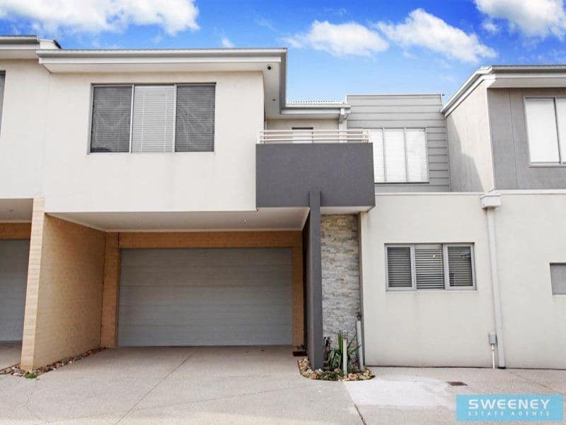 2/10-12 Kooyong Way, Caroline Springs - Thumbnail 2
