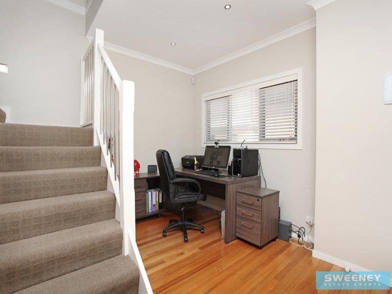 2/10-12 Kooyong Way, Caroline Springs - Thumbnail 6