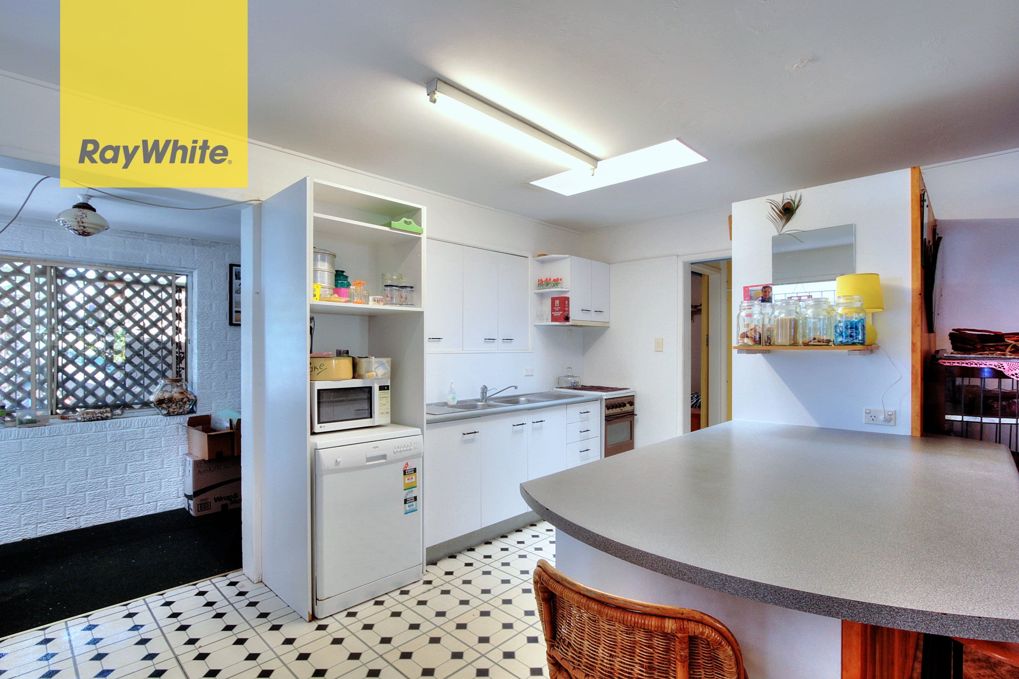 8 Flinders Street, Logan Central QLD 4114, Logan Central - Thumbnail 2