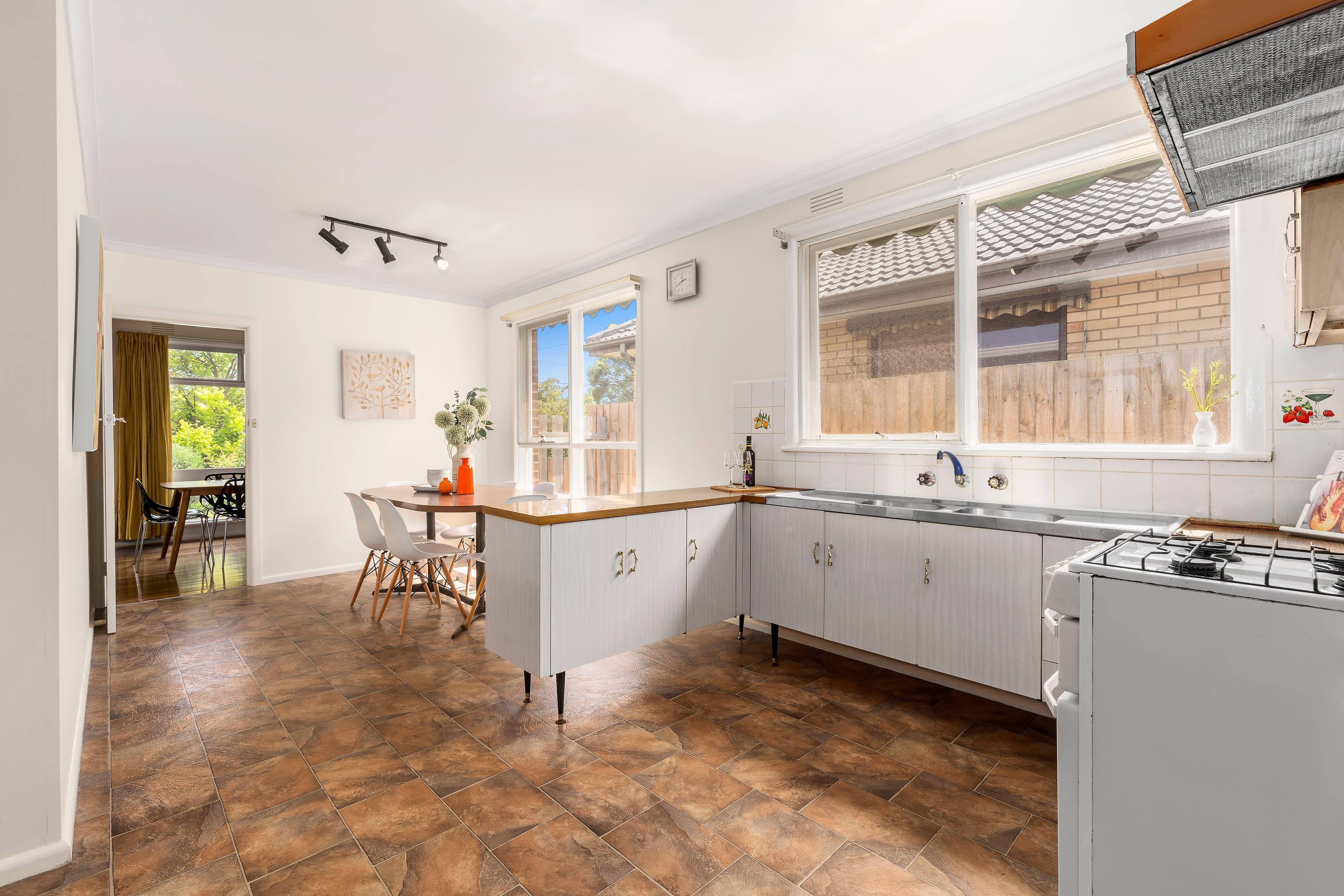 9 Outlook Drive, Nunawading VIC 3131, Nunawading - Thumbnail 3