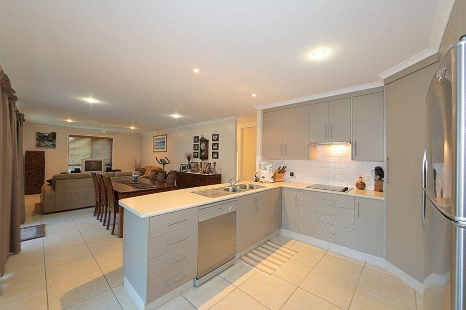 9 Sunseeker Avenue, BARGARA QLD 4670, Bargara - Thumbnail 3