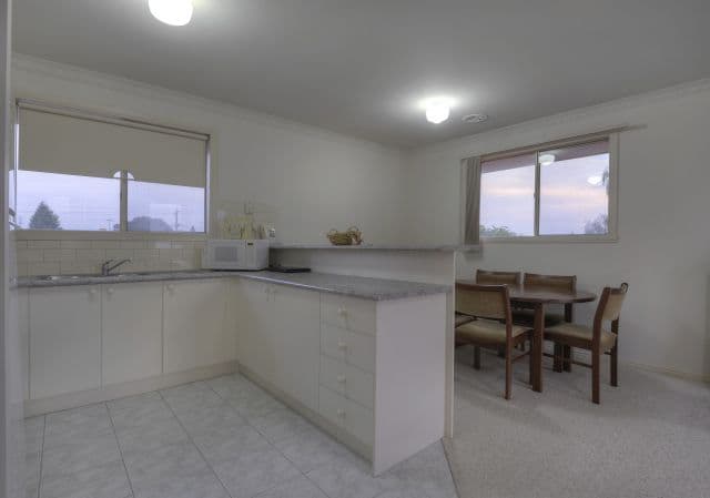 36 Elinda Place, Reservoir VIC 3073, Reservoir - Thumbnail 2