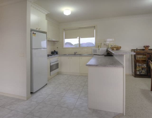 36 Elinda Place, Reservoir VIC 3073, Reservoir - Thumbnail 3