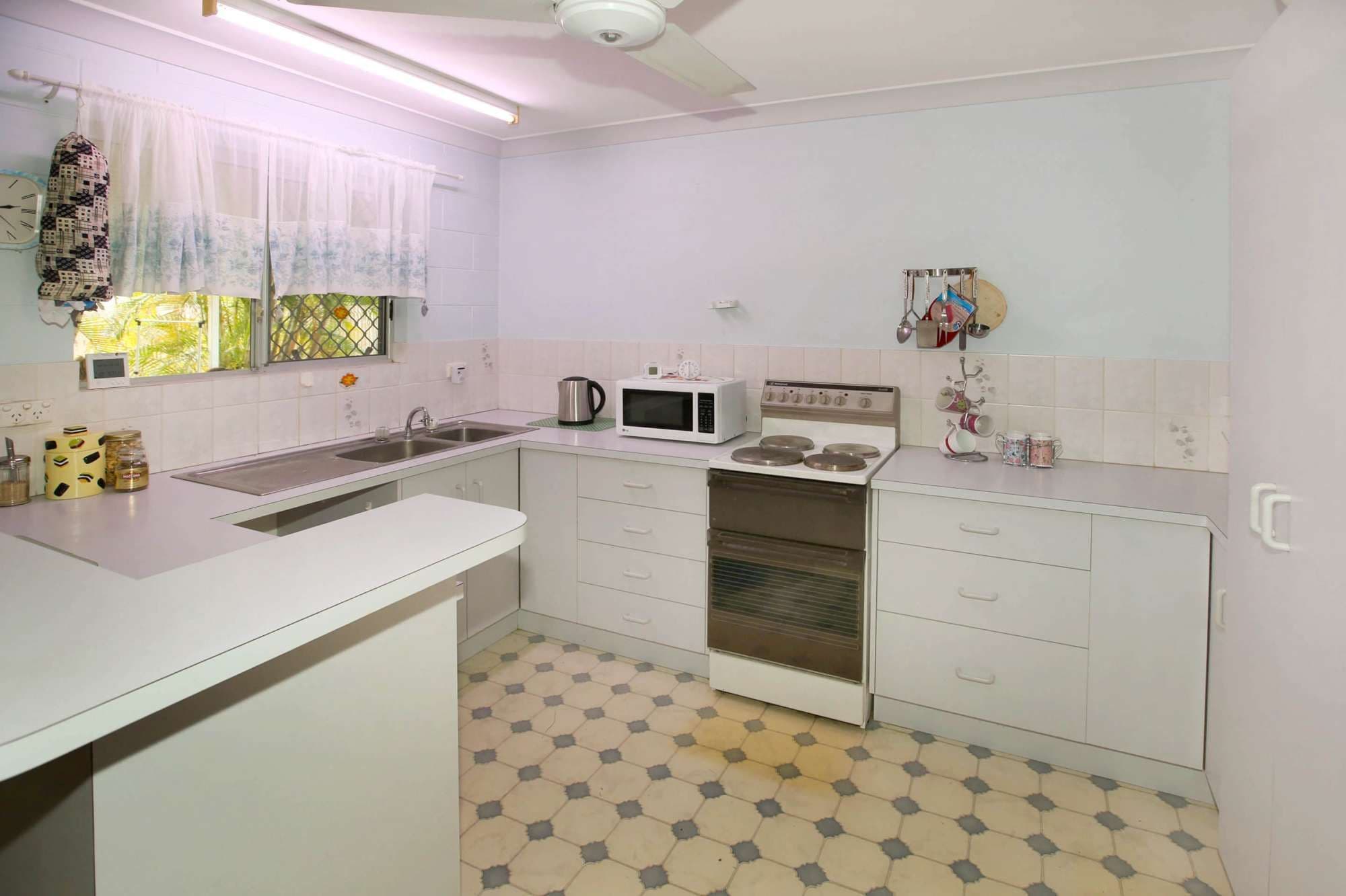 10 Oleander Street, ANNANDALE QLD 4814, Annandale - Thumbnail 4