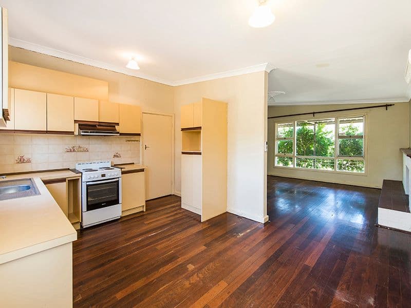 13 Stewartby Crescent, Viveash WA 6056, Viveash - Thumbnail 2