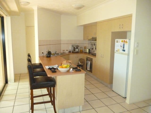 3 Ewart Street, BURLEIGH HEADS QLD 4220, Burleigh Heads - Thumbnail 3