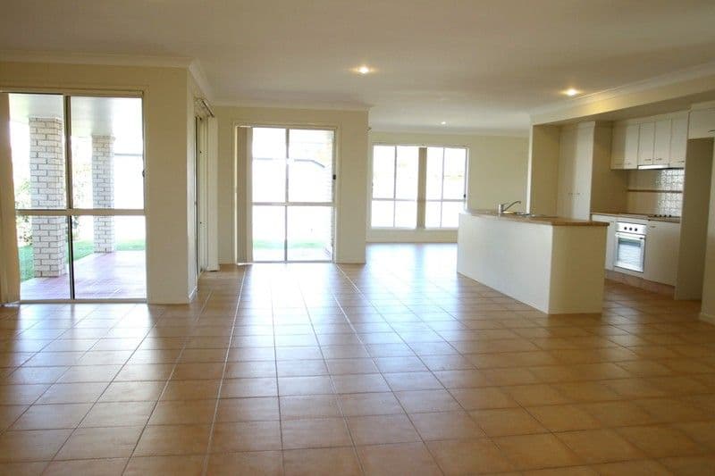 10 Citrinus Court, ORMEAU QLD 4208, Ormeau - Thumbnail 3