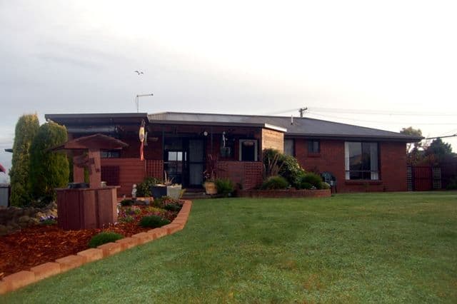 4 El Greco Court, NEWNHAM TAS 7248, Newnham - Thumbnail 2