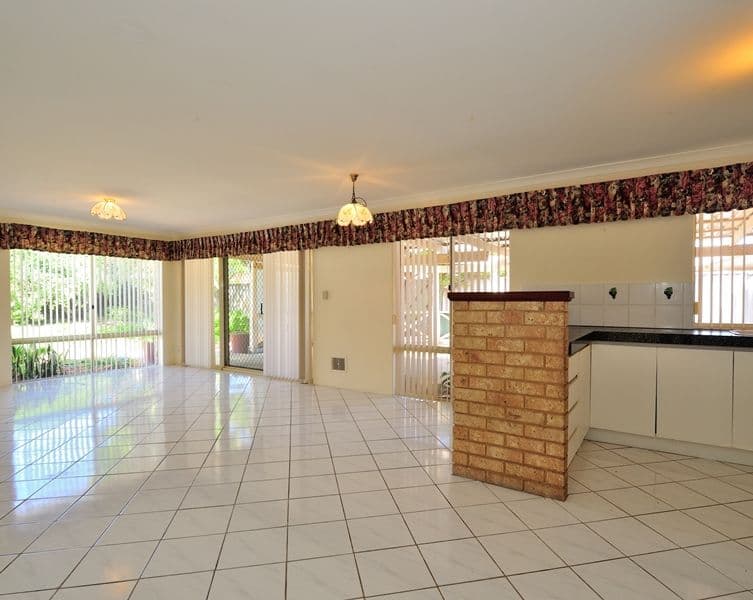 11 Normandy Gardens, PORT KENNEDY WA 6172, Port Kennedy - Thumbnail 2