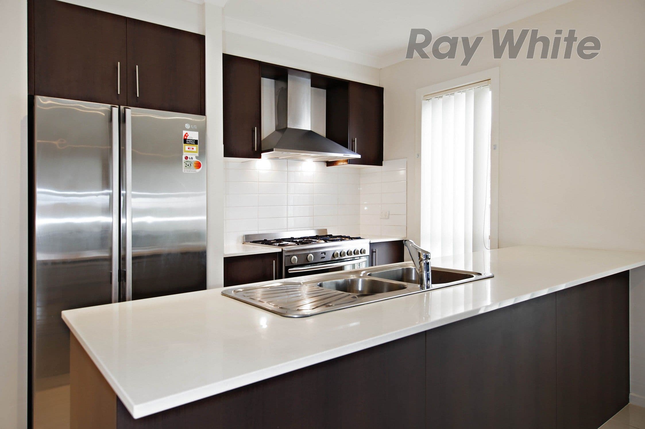 28 Regal Road, Point Cook VIC 3030, Point Cook - Thumbnail 3