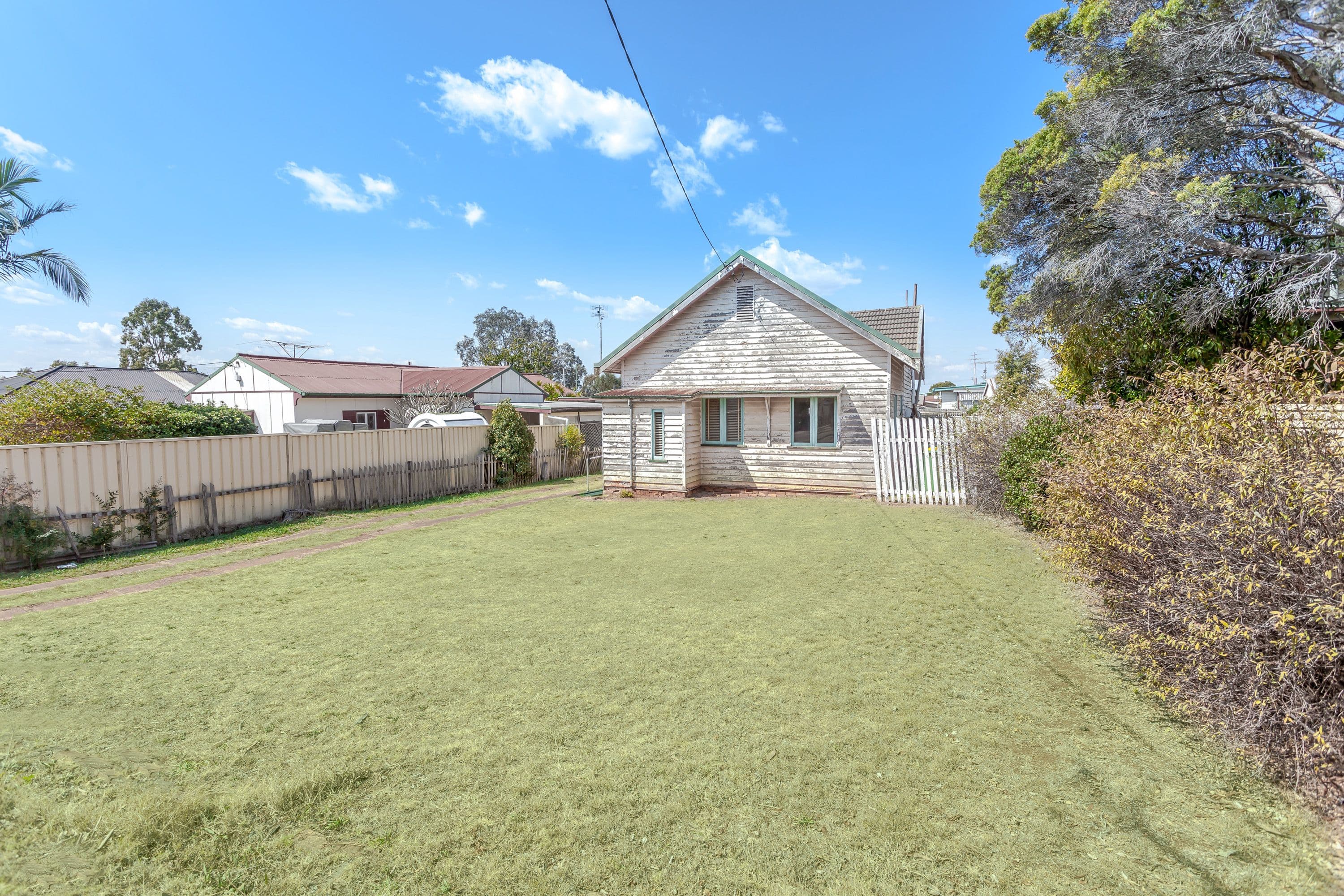 12 Fourth Avenue, Harristown QLD 4350, Harristown - Thumbnail 4