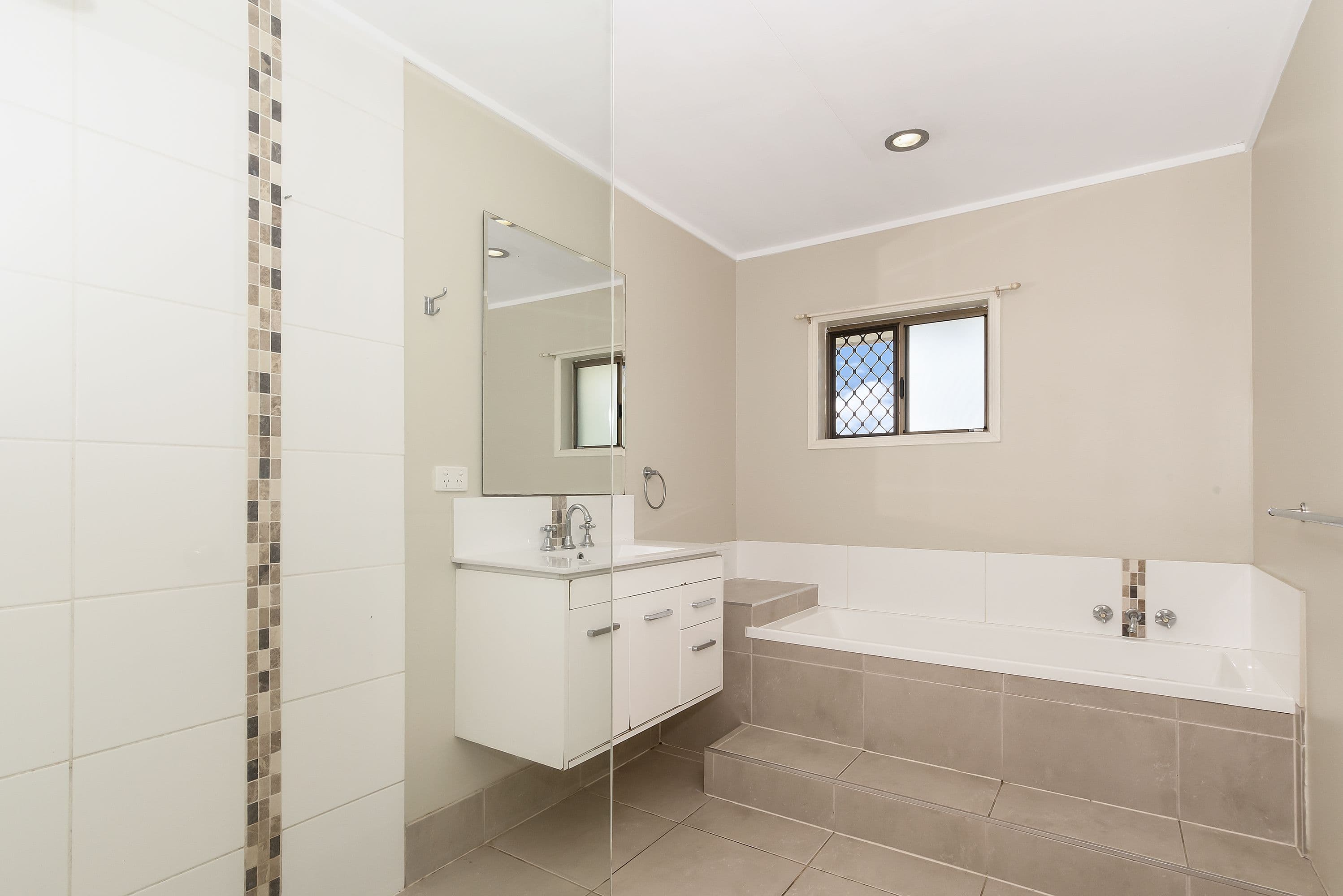 6 Rupertswood Drive, Alice River QLD 4817, Alice River - Thumbnail 7