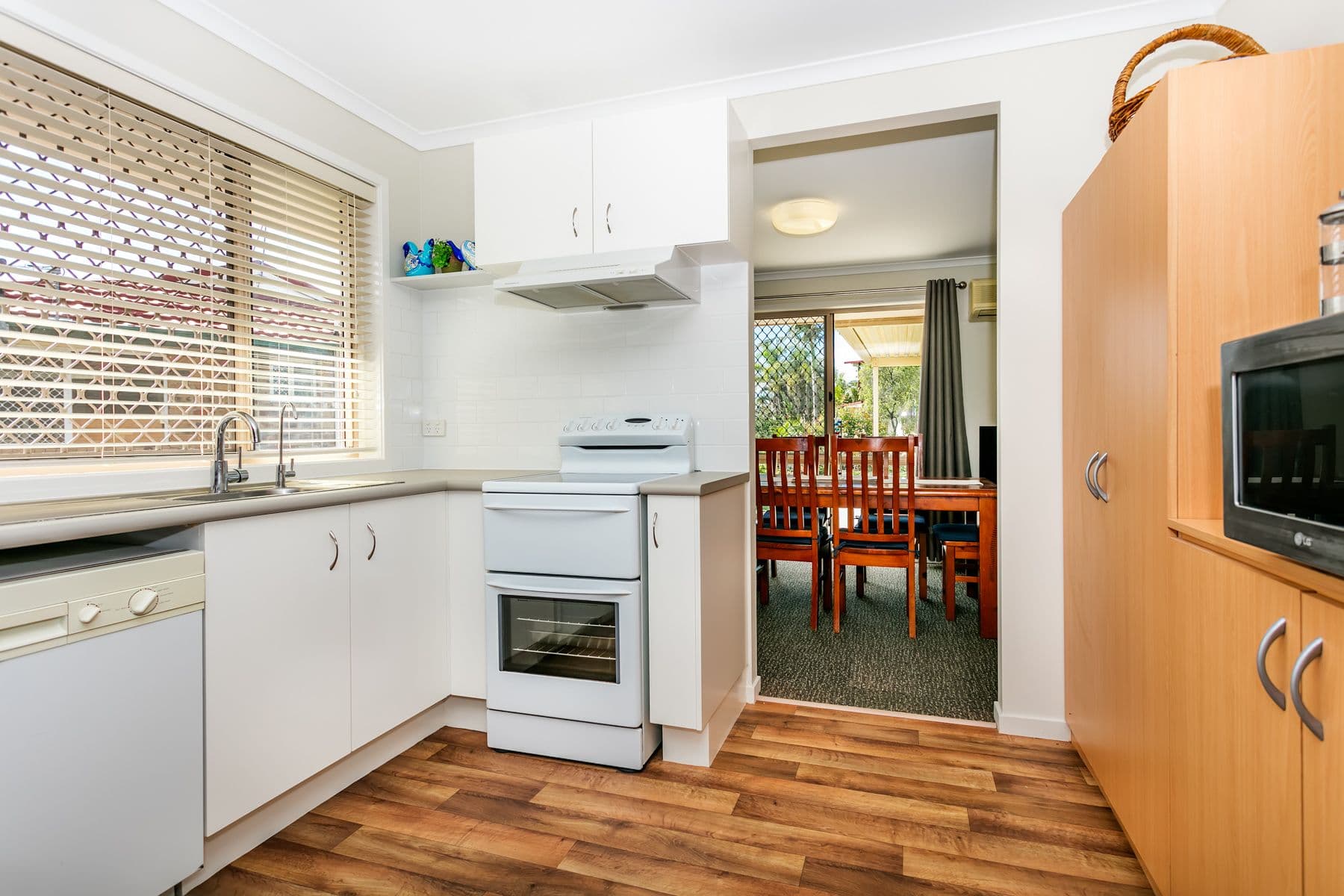 50 Wantana Crescent, Edens Landing QLD 4207, Edens Landing - Thumbnail 5