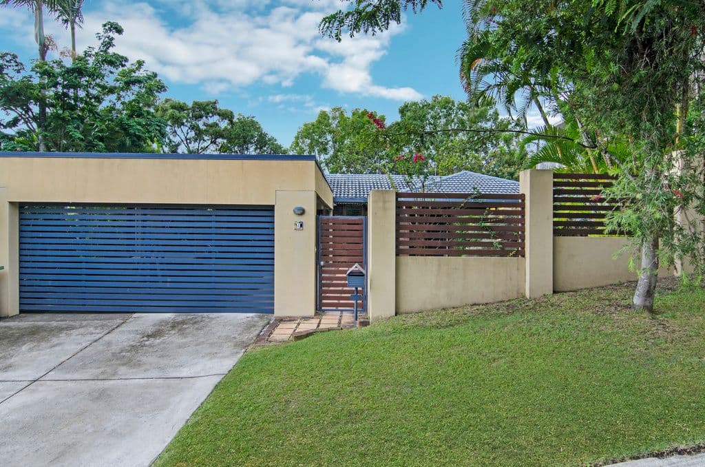 4 Radiata Court, ELANORA QLD 4221, Elanora - Image 1