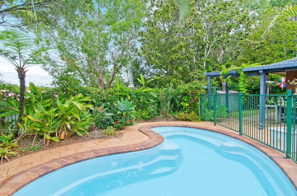 4 Radiata Court, ELANORA QLD 4221, Elanora - Thumbnail 2