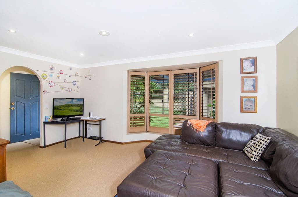 4 Radiata Court, ELANORA QLD 4221, Elanora - Thumbnail 4