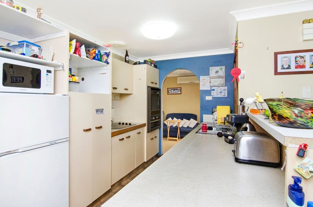 4 Radiata Court, ELANORA QLD 4221, Elanora - Thumbnail 6