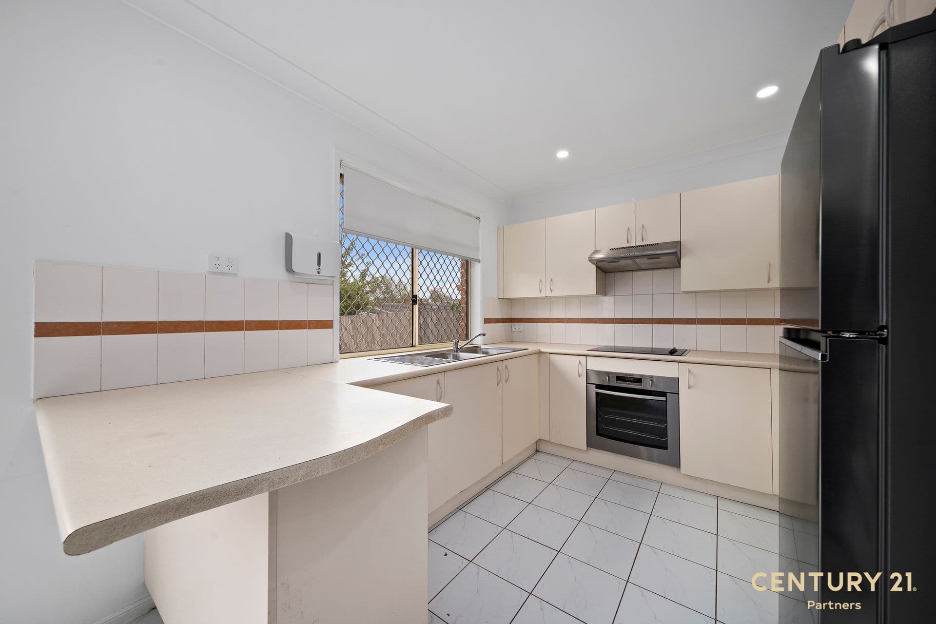 9 Verge Place, West Hoxton, NSW, 2171, West Hoxton - Thumbnail 2