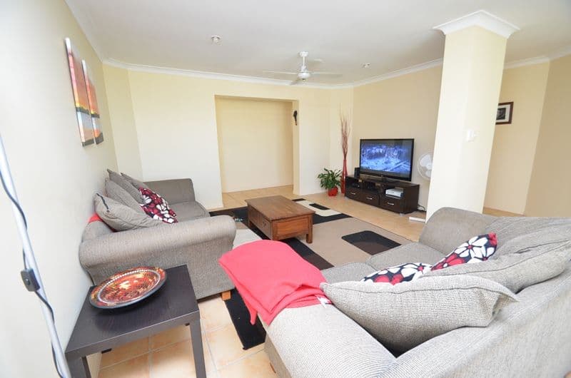 7 Golden Bear Drive, ARUNDEL QLD 4214, Arundel - Thumbnail 4