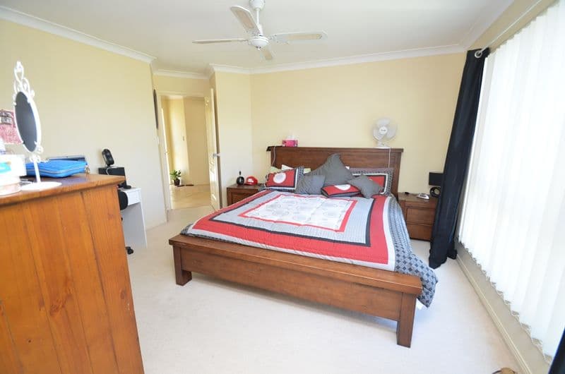 7 Golden Bear Drive, ARUNDEL QLD 4214, Arundel - Thumbnail 6