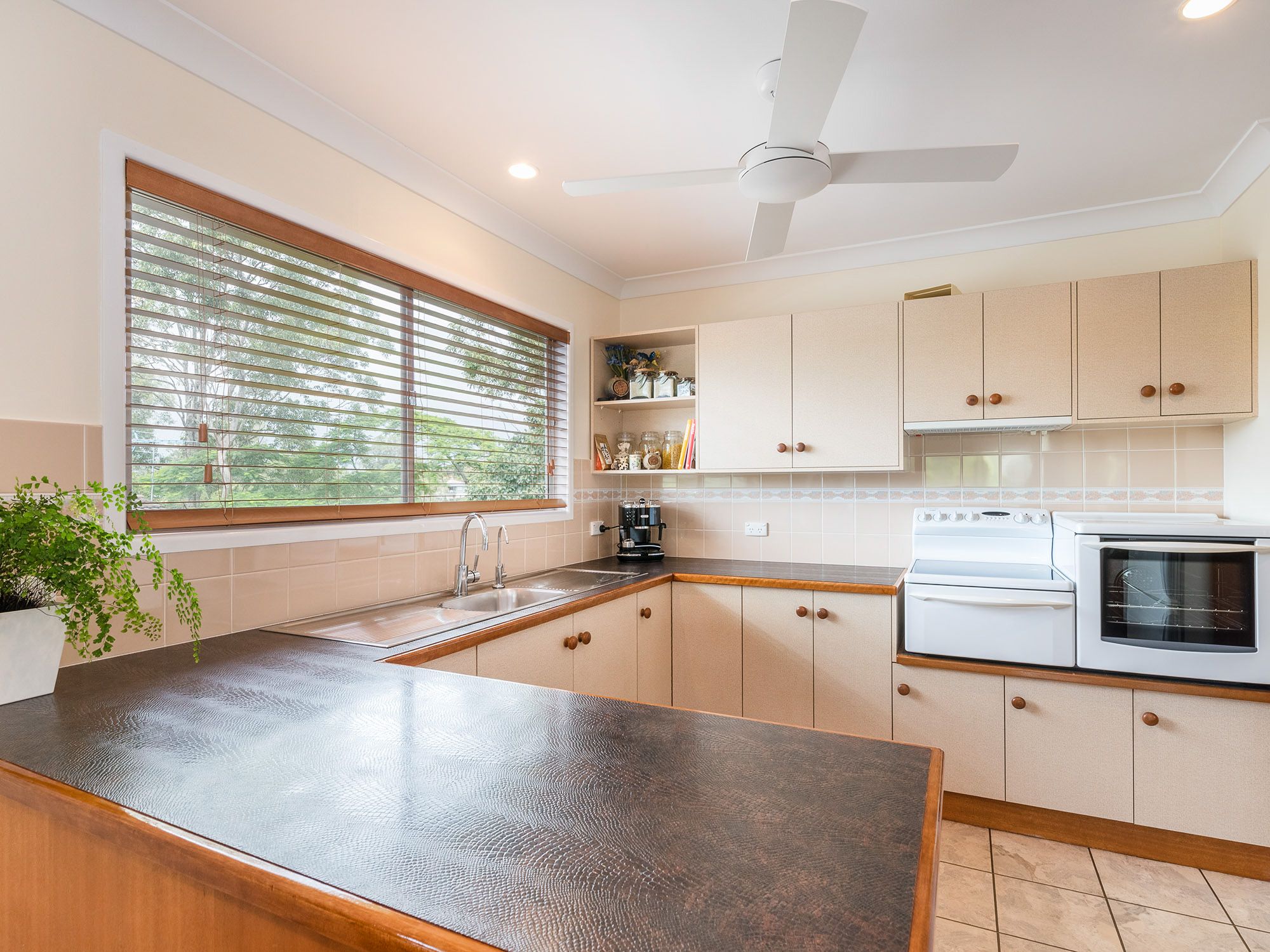 47 Coolong Street, Mount Gravatt East QLD 4122, Mount Gravatt East - Thumbnail 3