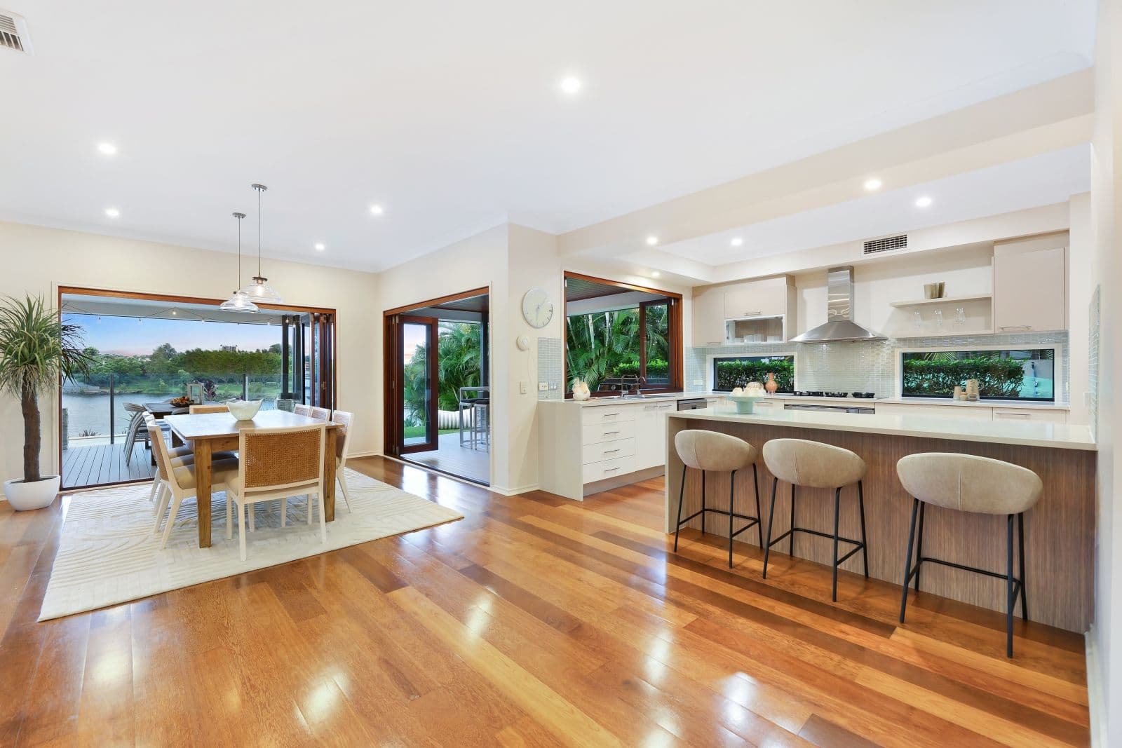 9 Valetta Crescent, Varsity Lakes QLD 4227, Varsity Lakes - Thumbnail 3