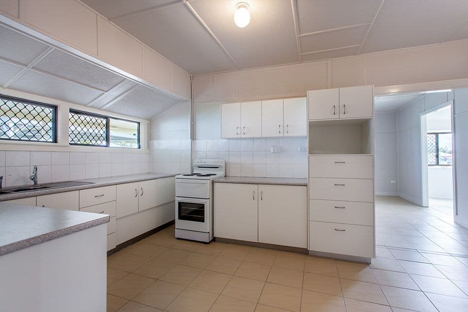 17 Burton Street, Harristown QLD 4350, Harristown - Thumbnail 4