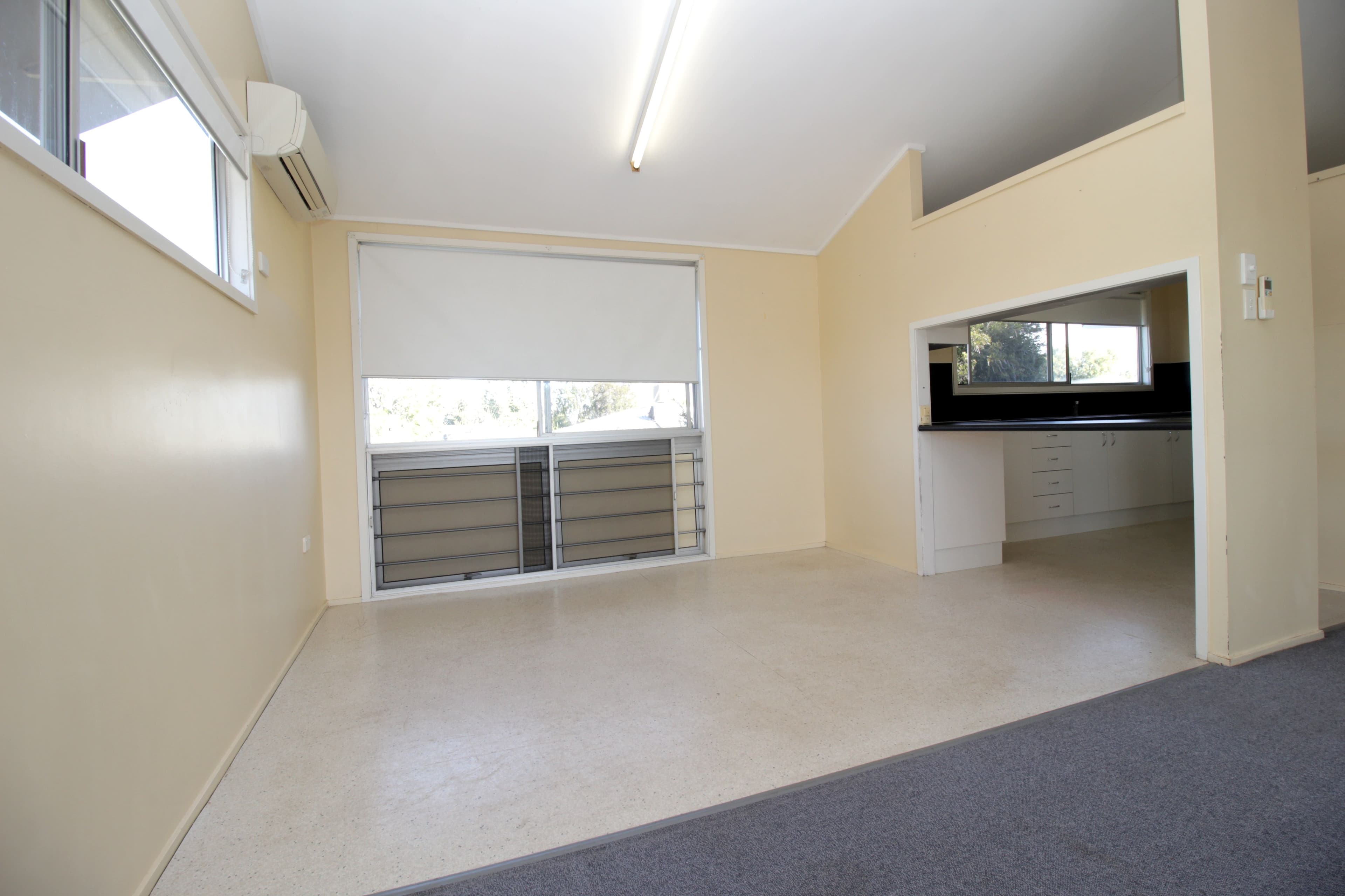 13 Baker Street, Emerald QLD 4720, Emerald - Thumbnail 4