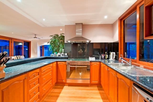 3 Nonga Court, MUDGEERABA QLD 4213, Mudgeeraba - Thumbnail 3