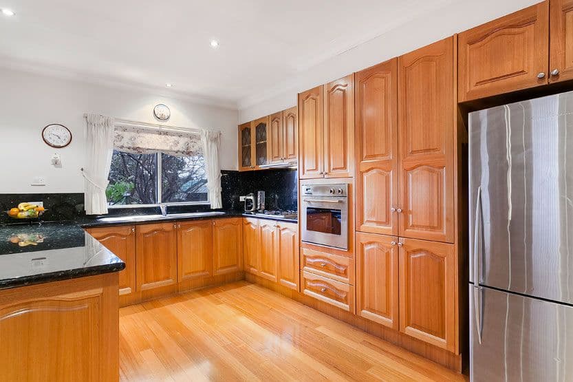 19 Samuel Court, BUNDOORA VIC 3083, Bundoora - Thumbnail 2