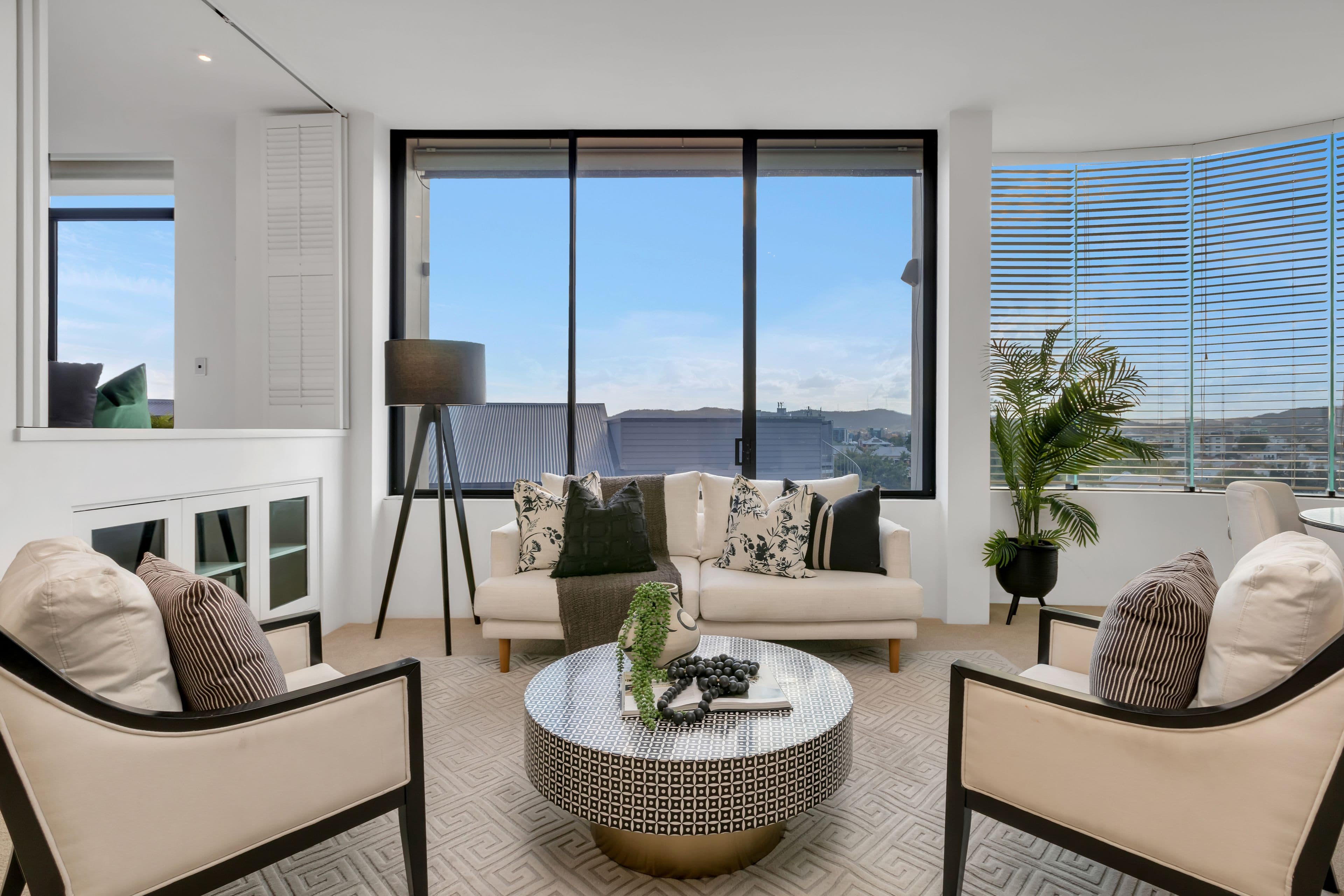 33 Hampstead Road, Highgate Hill QLD 4101, Highgate Hill - Thumbnail 2