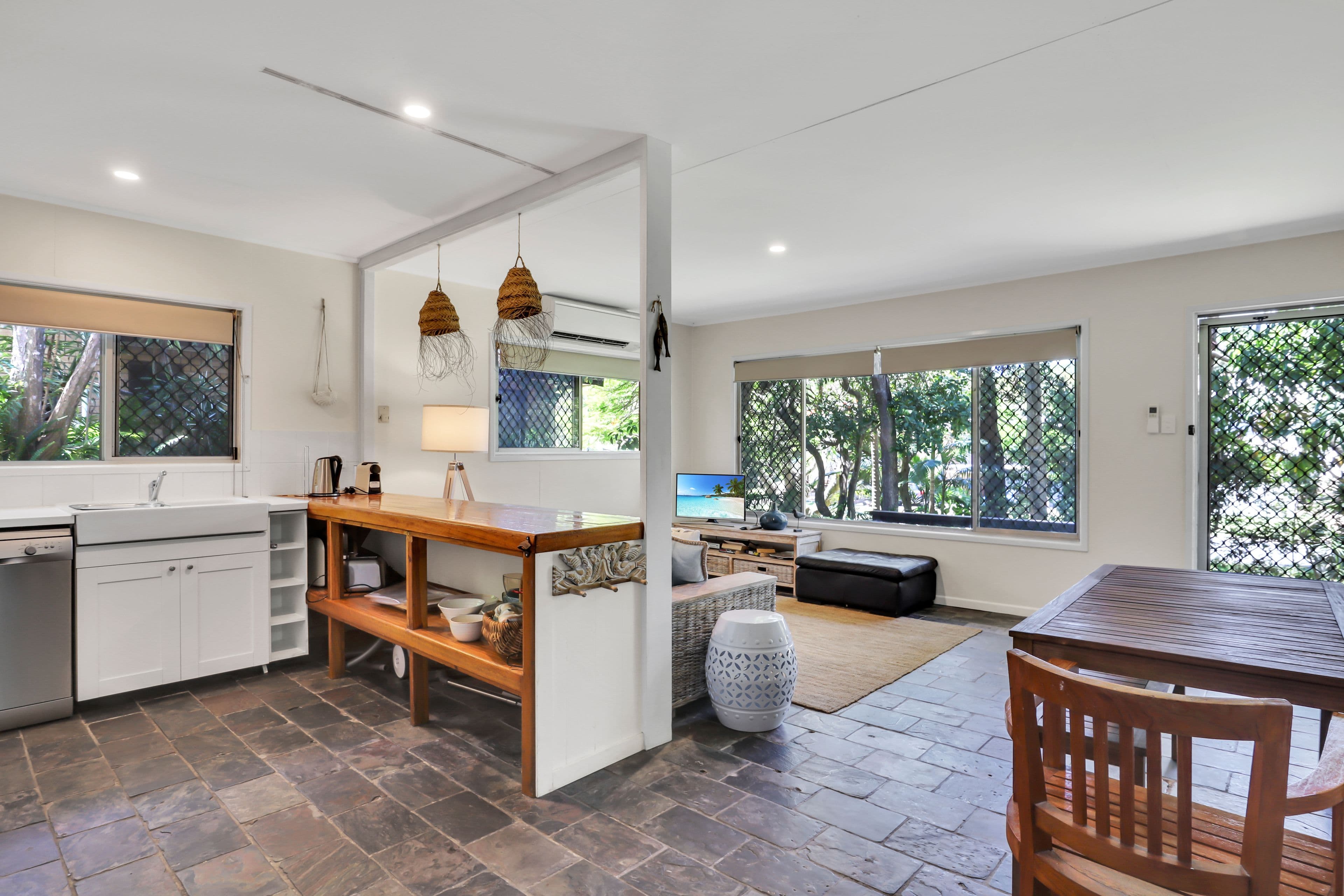 16 Bigoon Road, Point Lookout QLD 4183, Point Lookout - Thumbnail 3