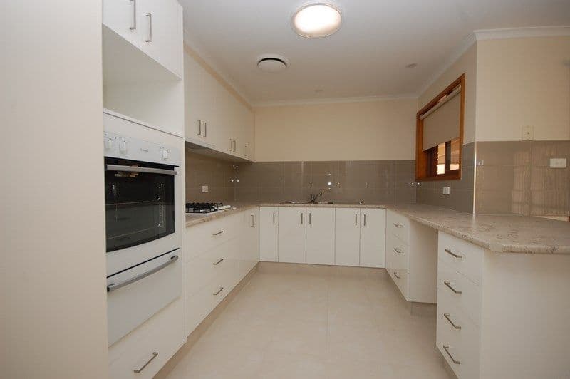 34 Hoad Street, GRIFFITH NSW 2680, Griffith - Thumbnail 3