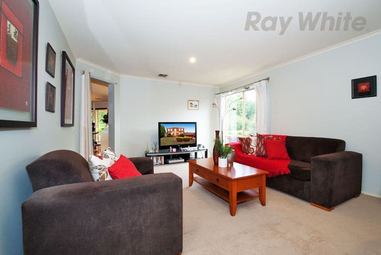 7 COMMERFORD Place, Chirnside Park VIC 3116, Chirnside Park - Thumbnail 2