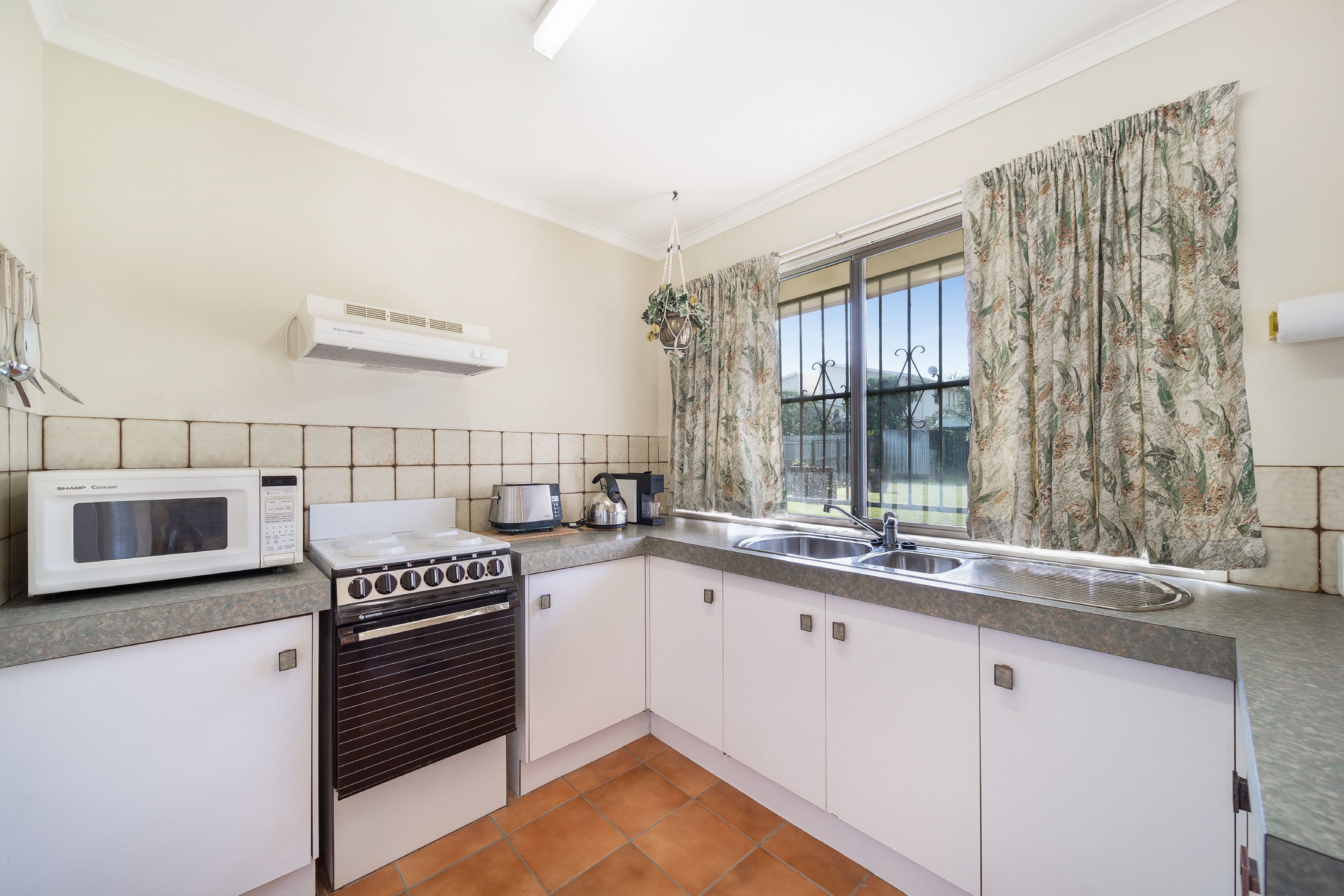 60 Chatswood Road, Springwood QLD 4127, Springwood - Thumbnail 4