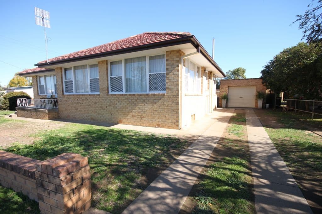 17 Diane Street, TAMWORTH NSW 2340, South Tamworth - Image 1