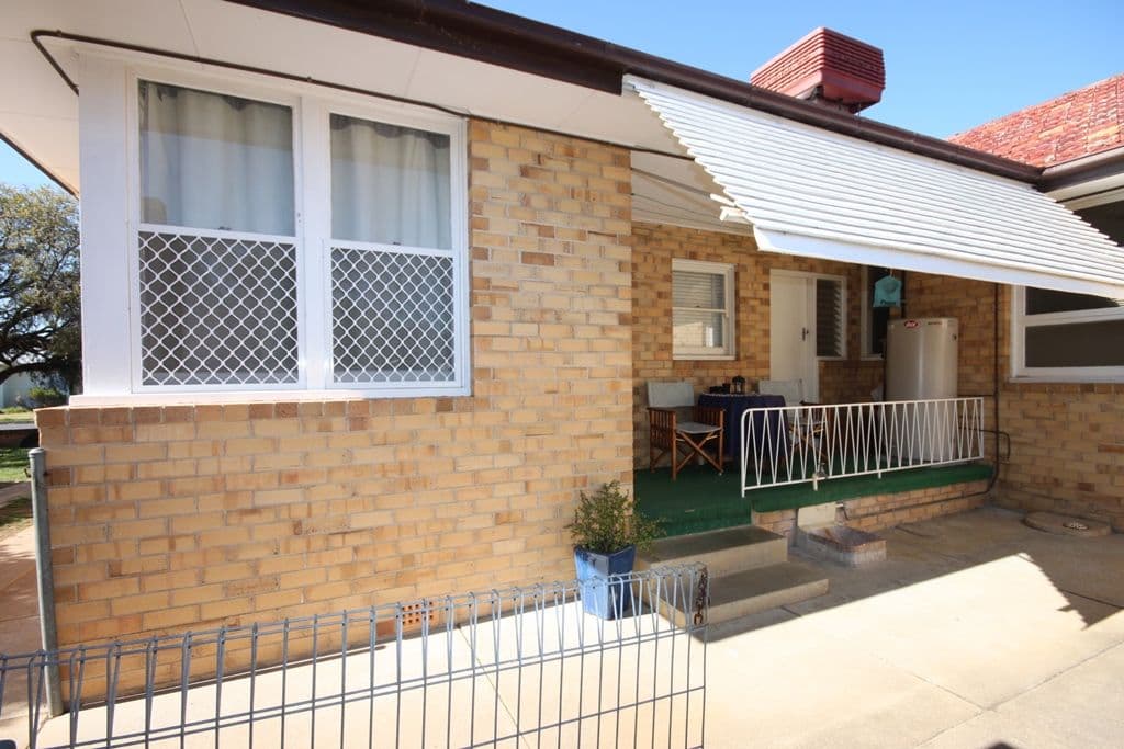 17 Diane Street, TAMWORTH NSW 2340, South Tamworth - Thumbnail 2