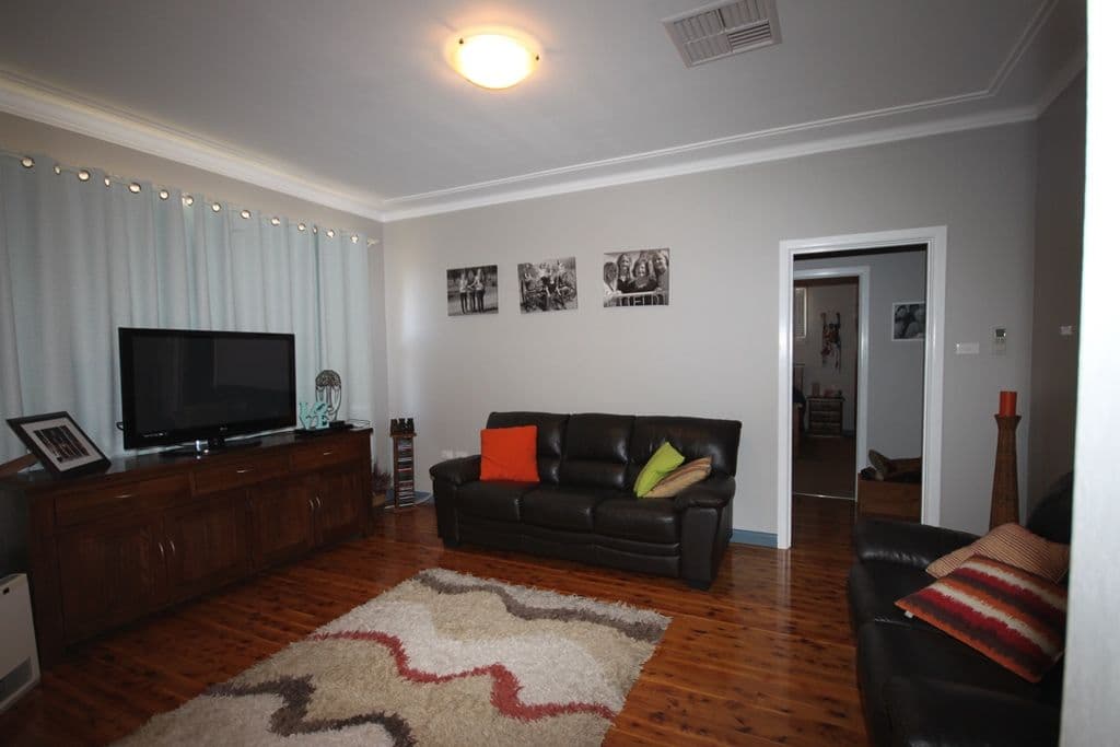 17 Diane Street, TAMWORTH NSW 2340, South Tamworth - Thumbnail 3