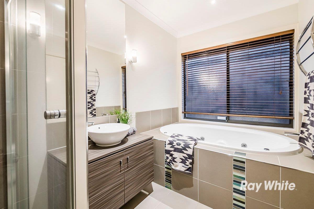 5 Locky Grove, Lyndhurst VIC 3975, Lyndhurst - Thumbnail 3