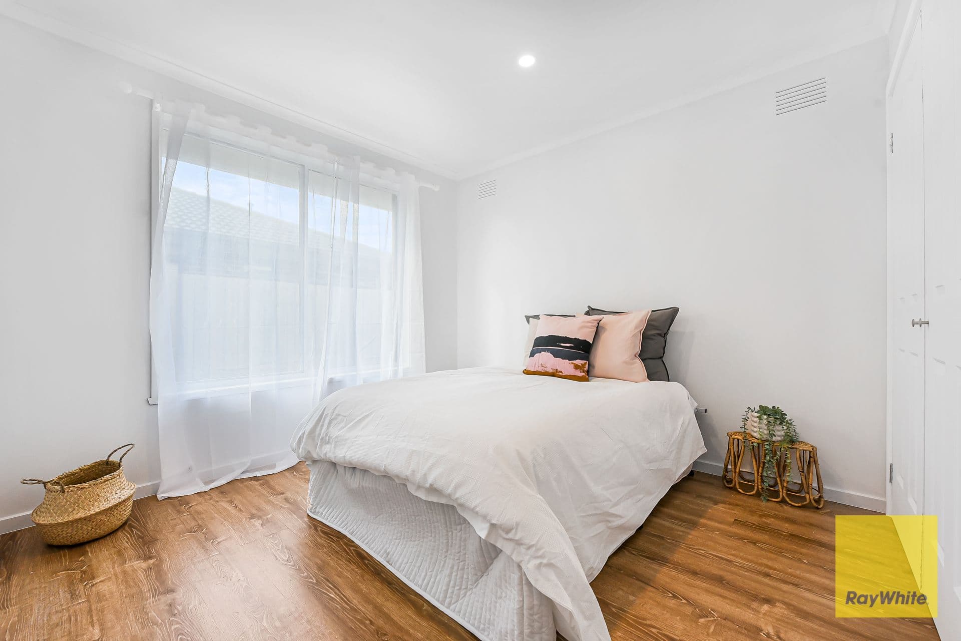 31 Dunstall Gardens, Caroline Springs - Thumbnail 7