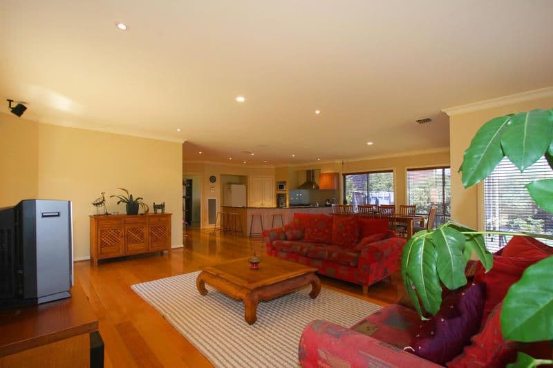 7 Donna Close, DINGLEY VILLAGE VIC 3172, Dingley Village - Image 1