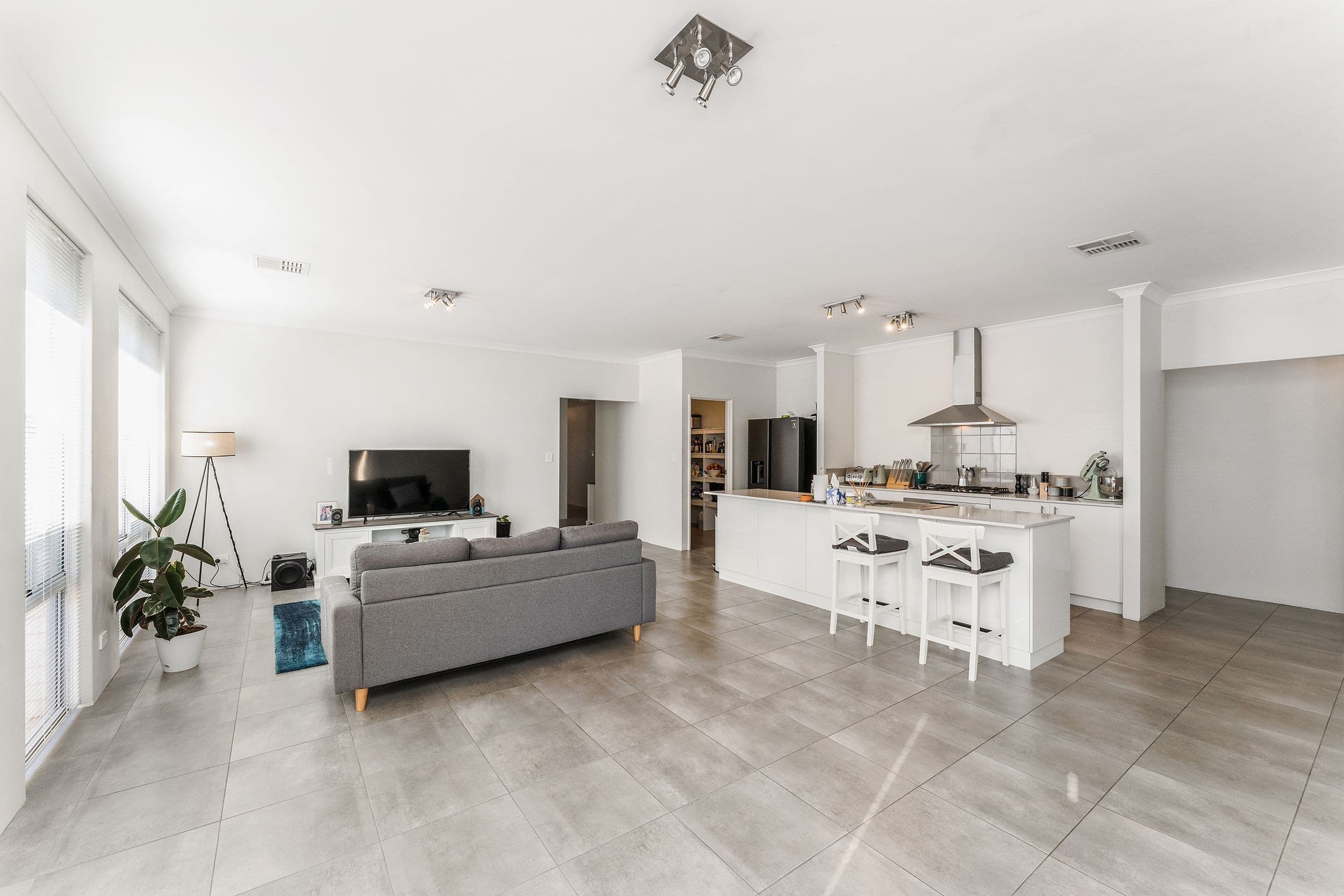 35 Wollomai Road, Baldivis WA 6171, Baldivis - Thumbnail 2