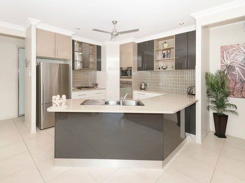 23 Ervine Close, Sunbury, Sunbury - Thumbnail 4